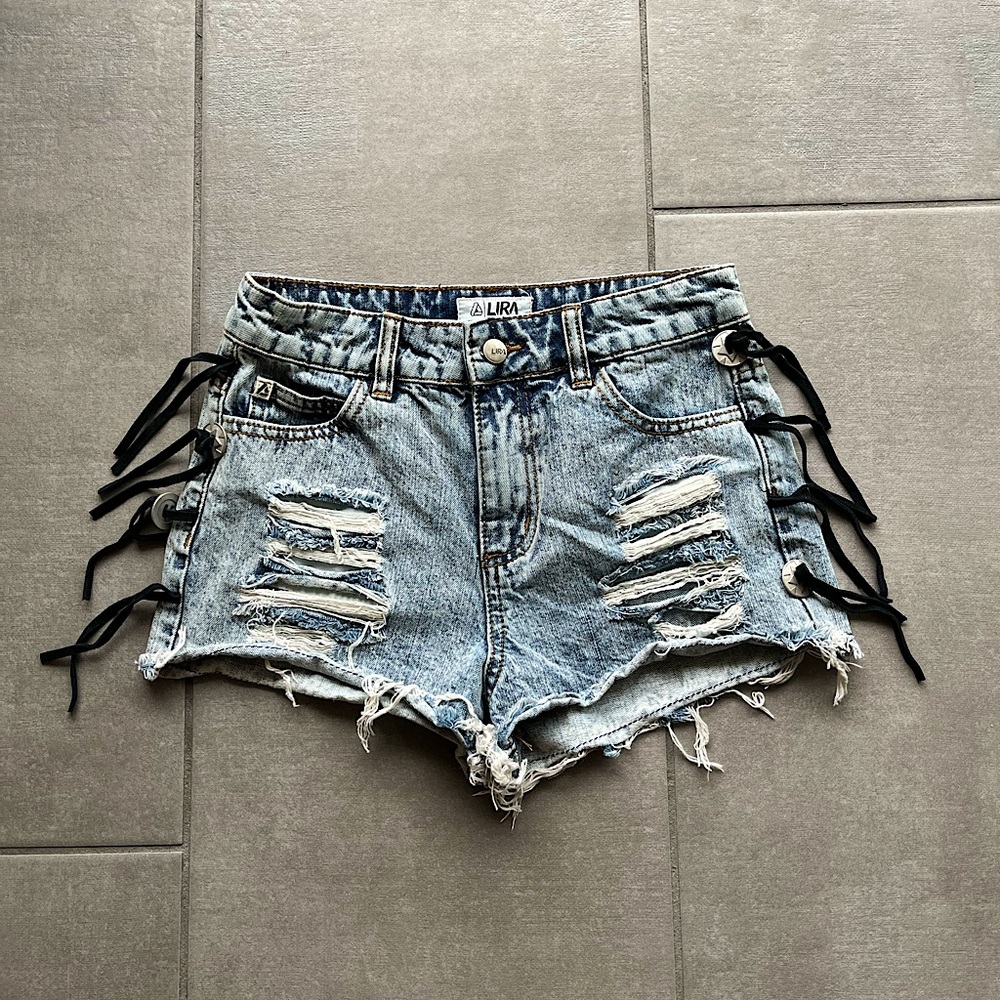 LIRA Jean Short Size 3 w Fringe details on side
